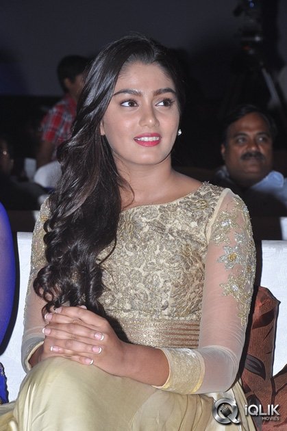 Sana-Maqbool-at-Dikkulu-Choodaku-Ramayya-Movie-Audio-Launch